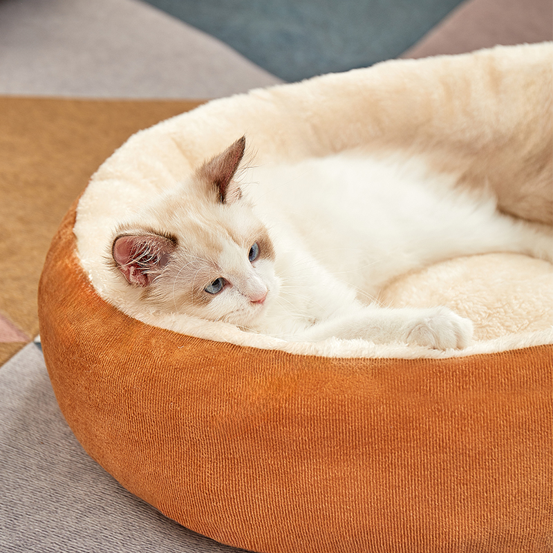 Cozy Arctic Fleece Round Pet Bed – M - Image 7
